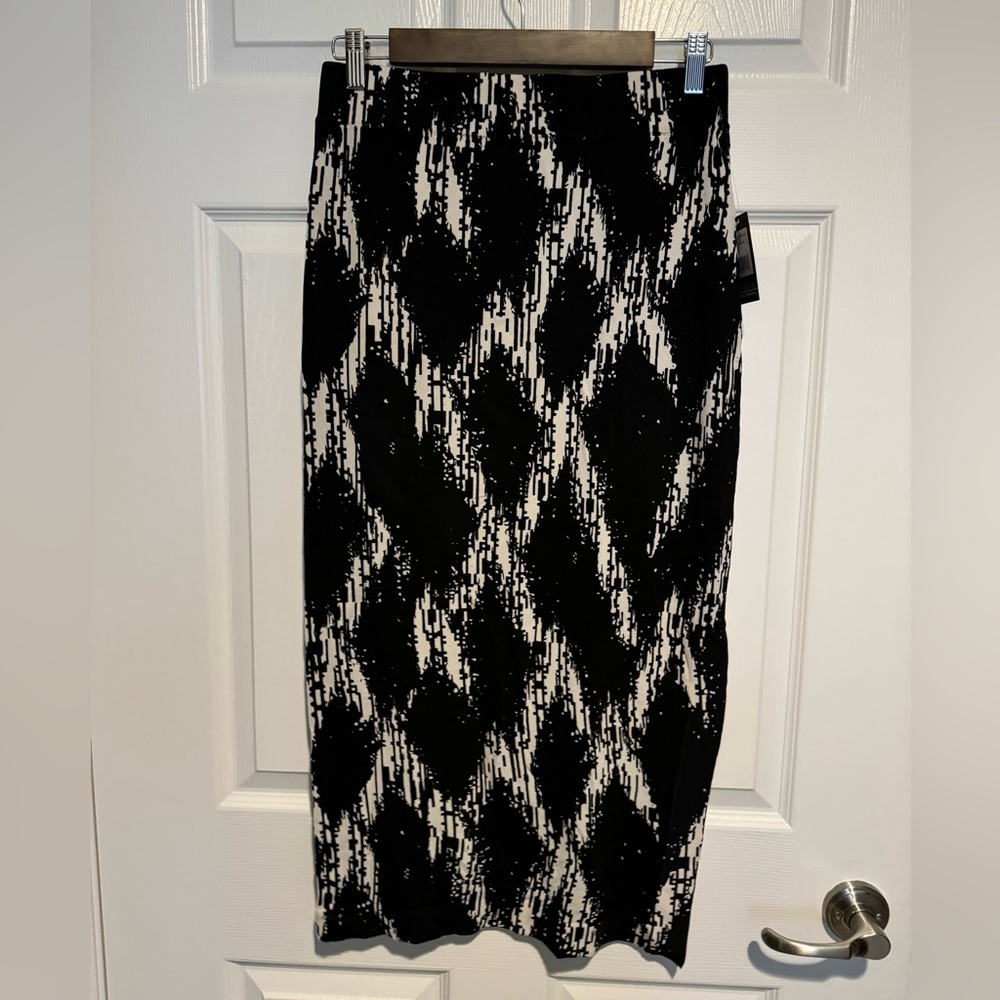 NWT Badgley Mischka skirt